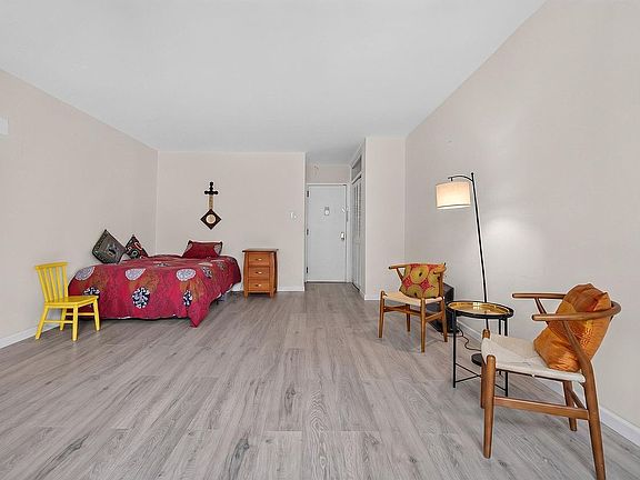 2nd image of 1020 Grand Concourse APT 10RR