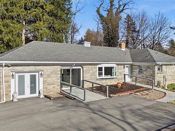 3rd image of 1600 Mount Royal Blvd