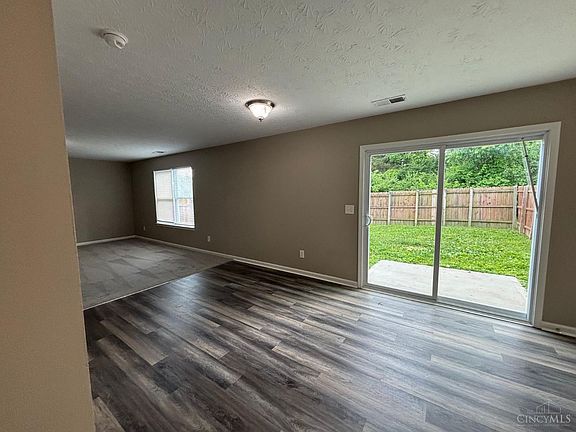 4th image of 807 Glenway Dr