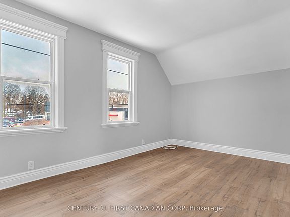 4th image of 118 Wharncliffe Rd S