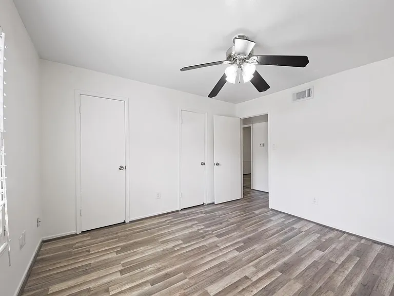 361 N Post Oak Ln #231 — Photo 17