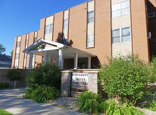 204 S 4th St #203, Milbank, SD 57252