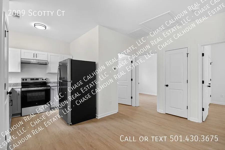 Charming duplex near the University of Arkansas at Little Rock, easy access to everything Little ... — Photo 3