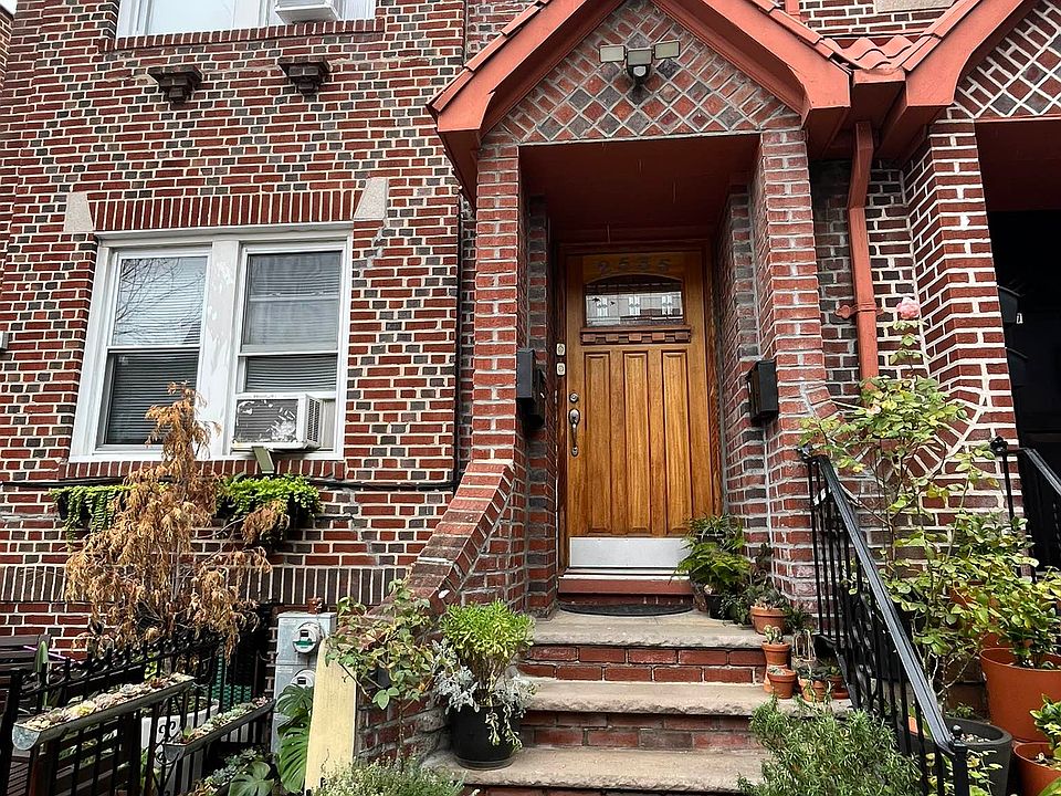 1st image of 25-35 32nd St #2