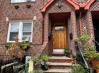 25-35 32nd St #2, Astoria, NY 11102