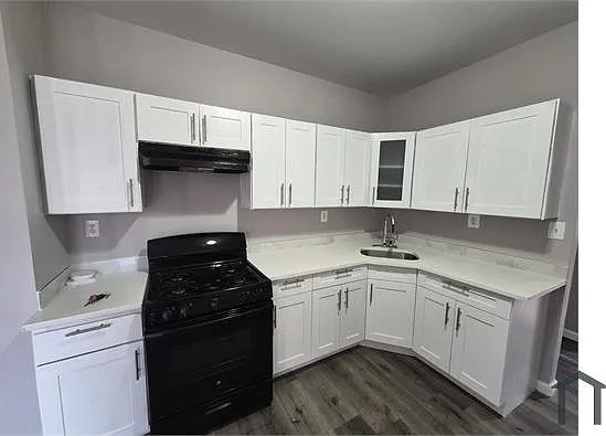 3 bed, $2,000 — Photo 1