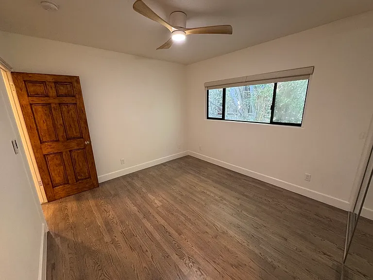 6345 Primrose Ave #10 — Photo 32