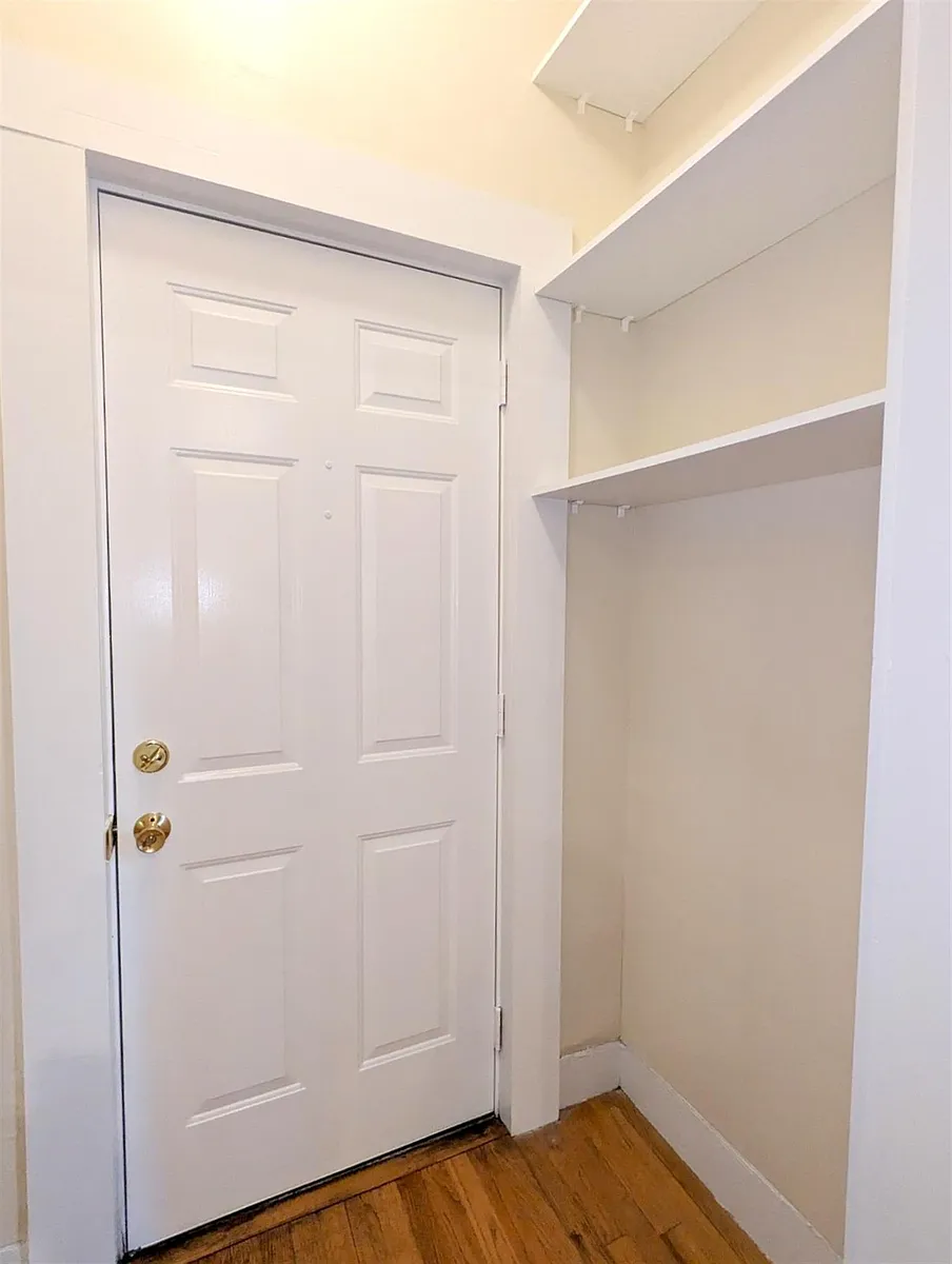 Photo 2 of 14 - 15 Howe St #3 - Somerville, MA Building Photo - 15 Howe St #3
