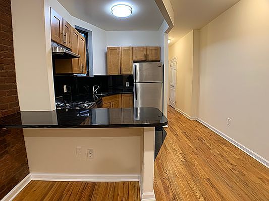2nd image of 149 E 81st St APT 3W