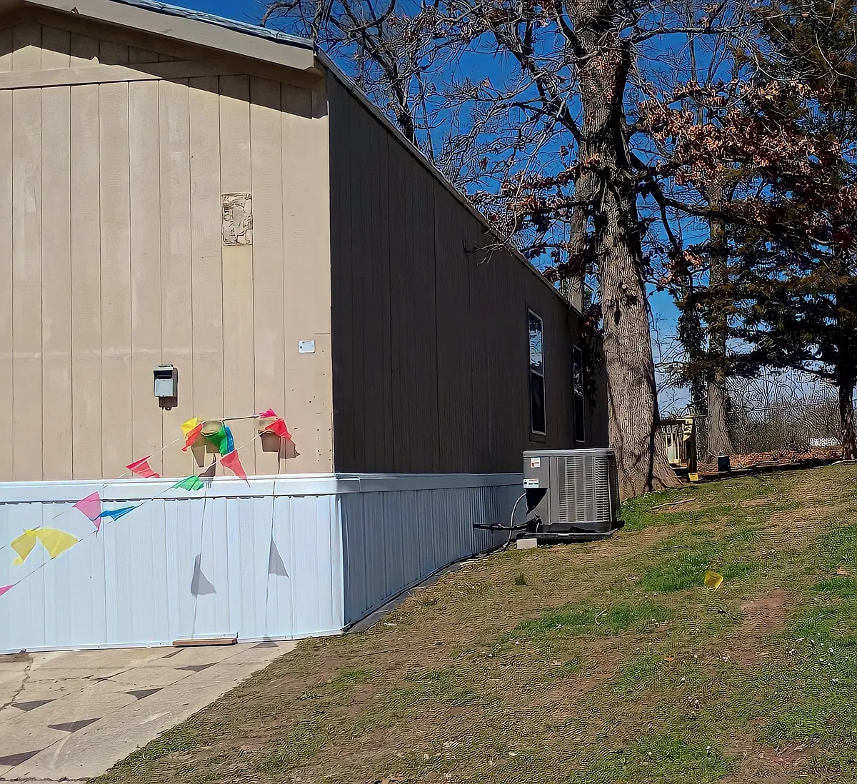 Building Photo - 9 Deerwood Dr