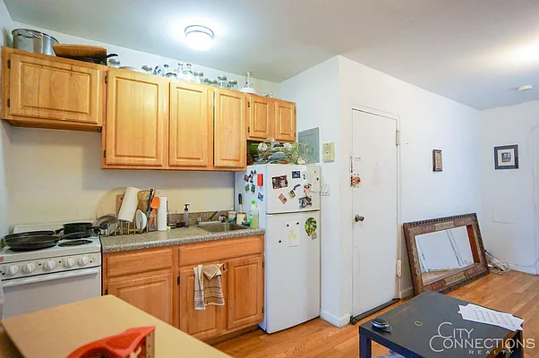 Rented by City Connections Realty | media 18