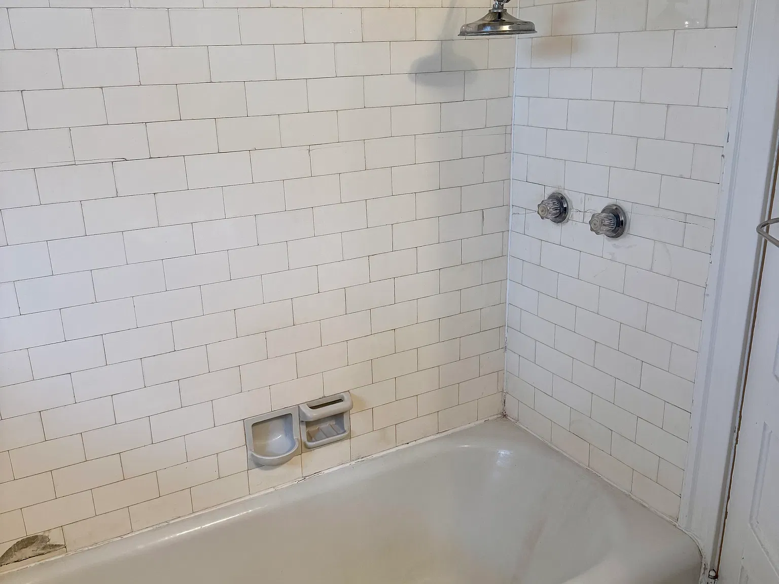 1 bed, 900 sqft, $1,555 — Photo 3