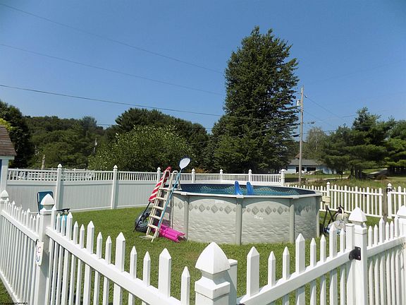5th image of 23 Terrell Dr