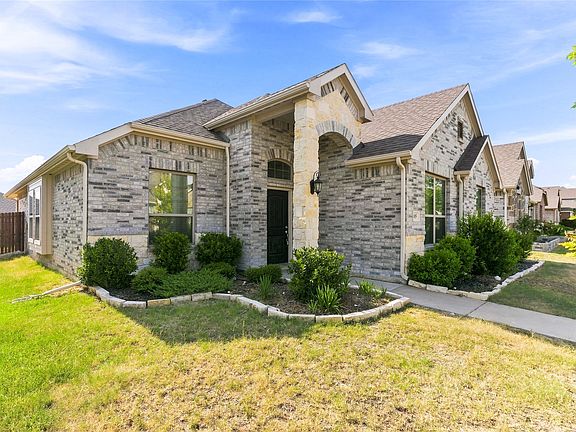 3rd image of 105 Finlee Ln