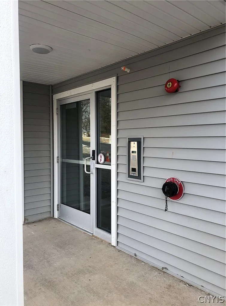 2 bed, 2.0 bath, 1100 sqft, $1,650 — Photo 3
