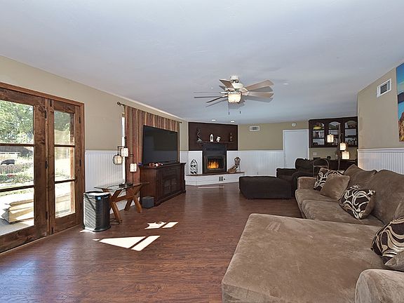 4th image of 340 Telford Ln