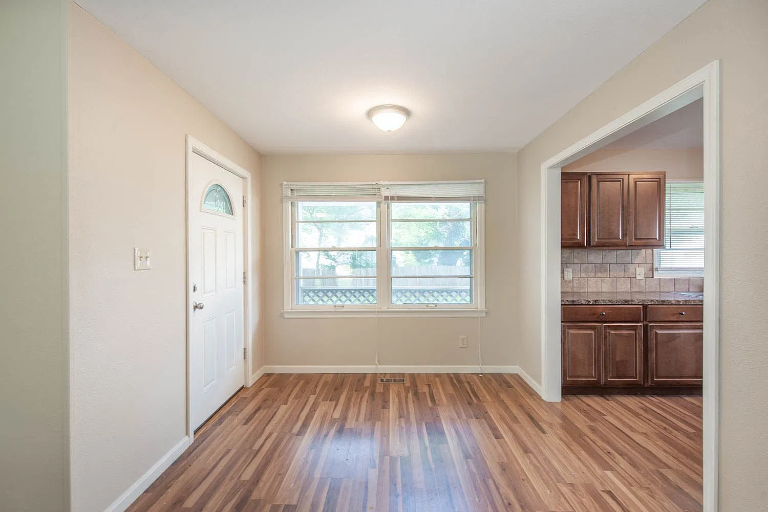 3 bed, 1247 sqft, $1,200 — Photo 4
