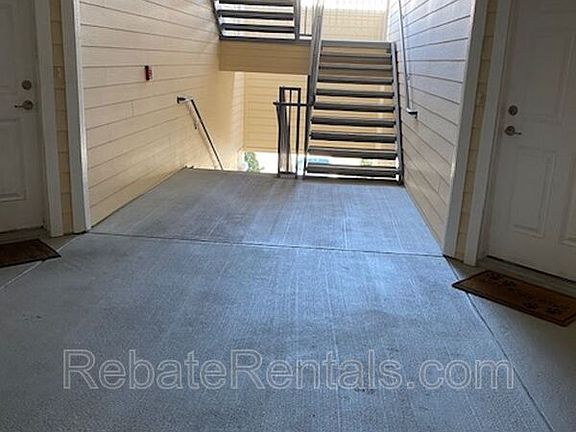 3rd image of 5006 Key Lime Dr Unit 206