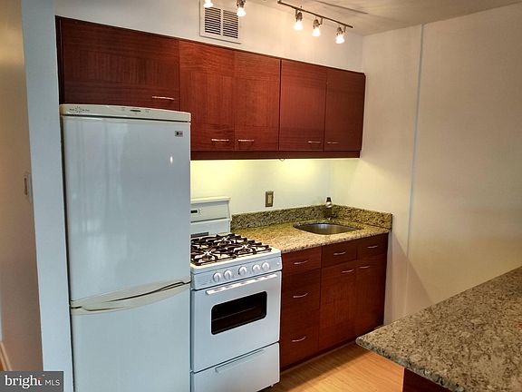 3rd image of 2401 Pennsylvania Ave APT 8C46