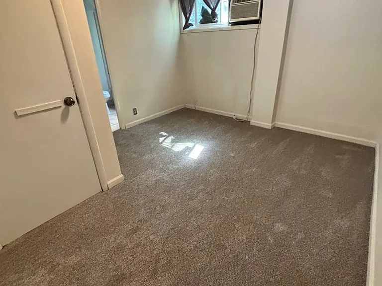2709 W Rose Hill St #8 — Photo 6