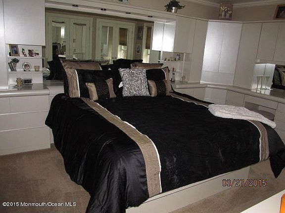 4th image of 555 Parkwood Ave