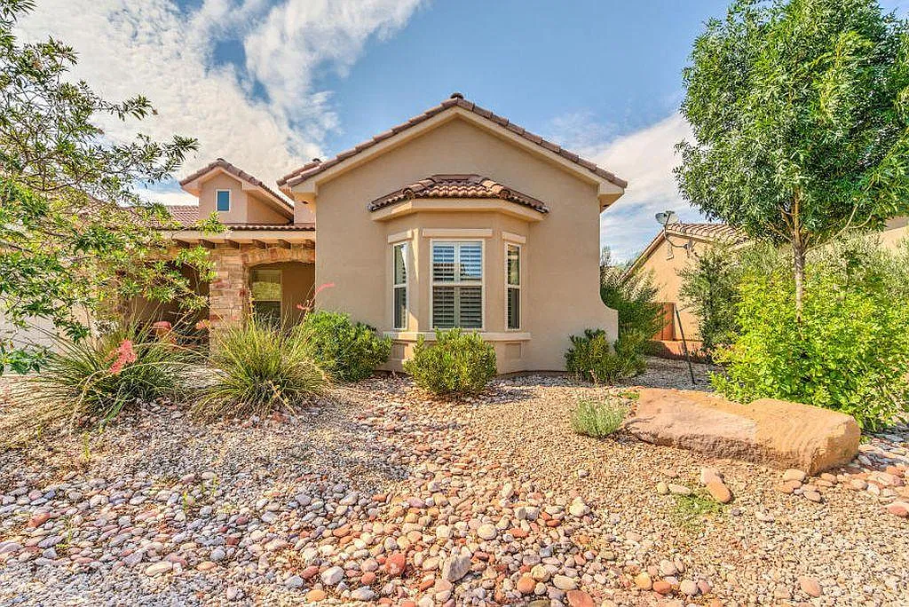 3 bed, 2.5 bath, 1912 sqft, $2,200 — Photo 3