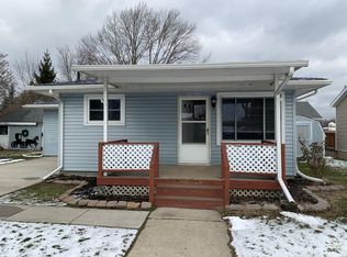512 Robertson St, Marine City, MI 48039