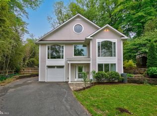 8400 Thornden Ter, Bethesda, MD 20817