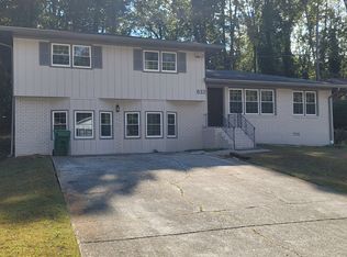 833 San Miguel Dr, Stone Mountain, GA 30083