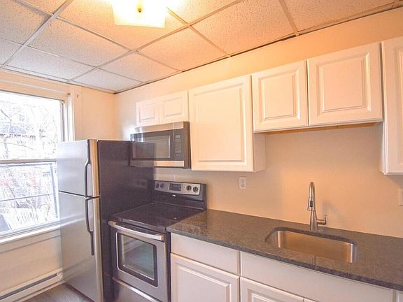 2nd image of 131 Knox St #2