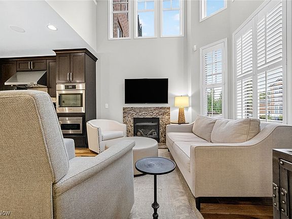 5th image of 505 Beachcliff Row Dr