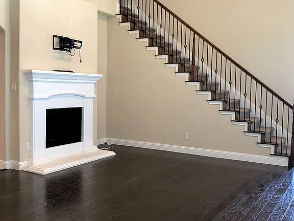 2nd image of 691 Kimblewick Dr