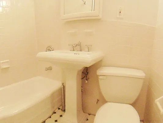 Rented by City Connections Realty | media 26