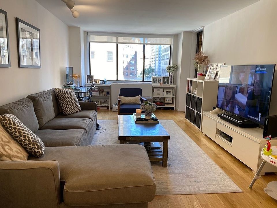 1st image of 300 Mercer St APT 4D