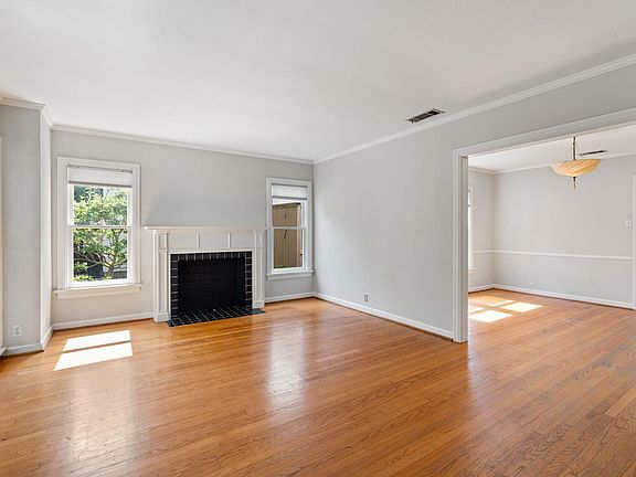 3rd image of 2910 Plumb St