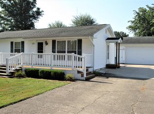 11 Stone Forge Pike, Flora, IL 62839