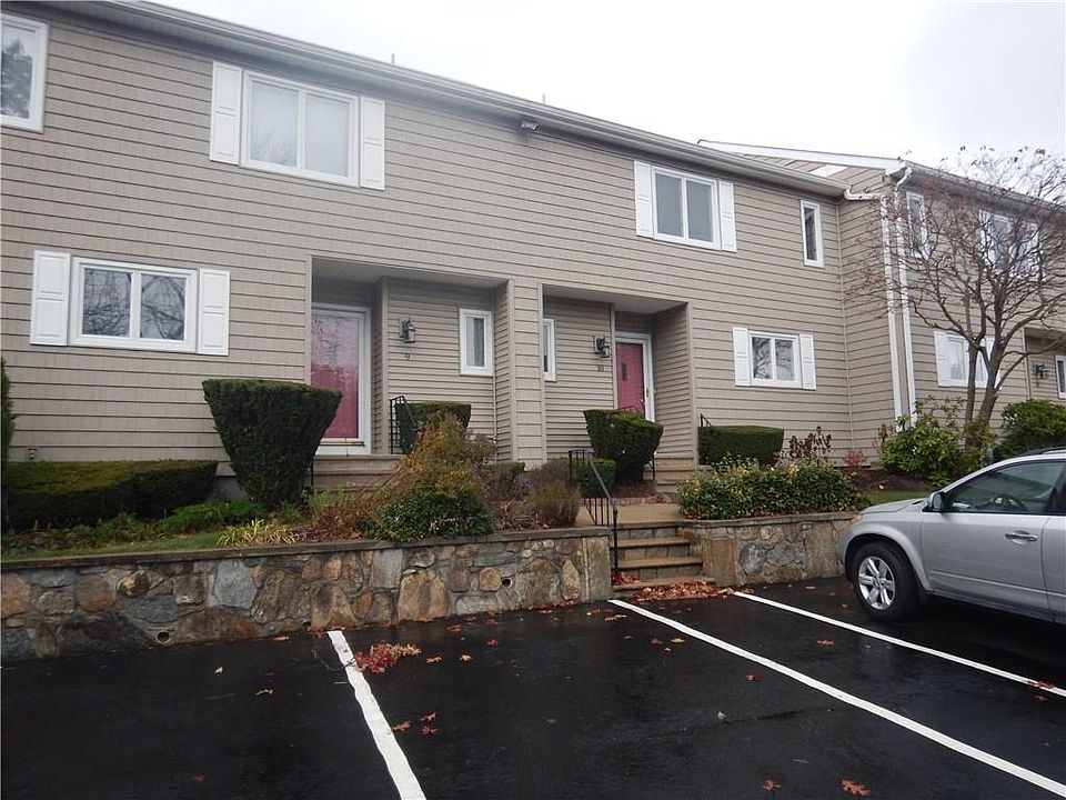 1st image of 100 Hoffman Ave APT 10