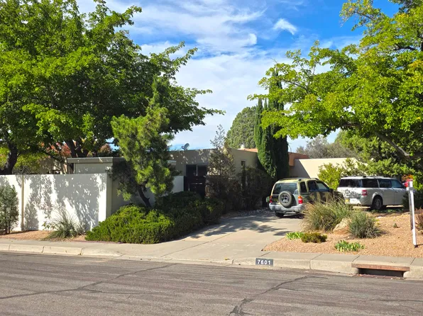 7601 Hendrix Rd NE, Albuquerque, NM 87110