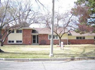 905 N Saint James St, Wichita, KS 67206