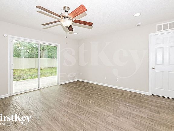 3rd image of 1235 Sarahs Landing Dr