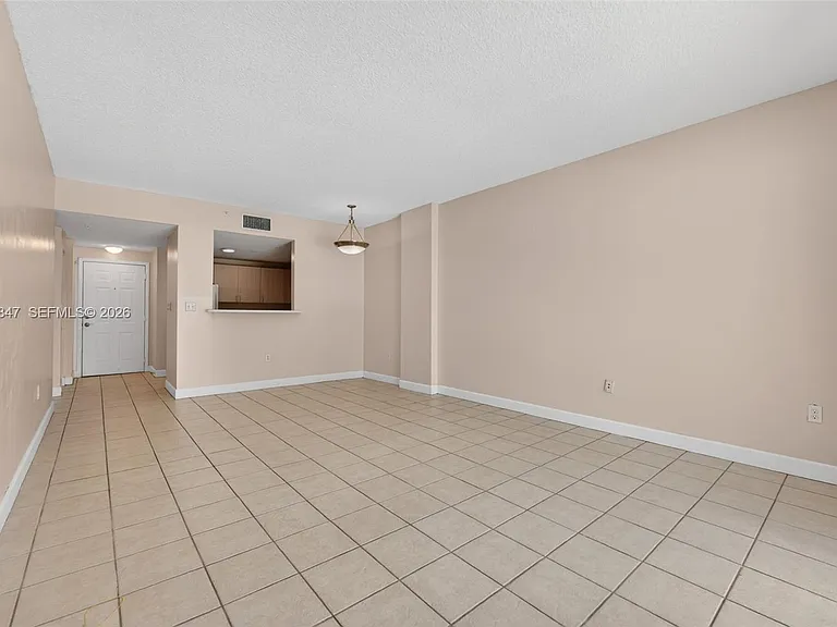 50 Menores Ave #507 — Photo 4