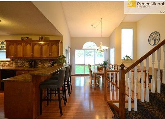 5th image of 525 SE Ashton Ct
