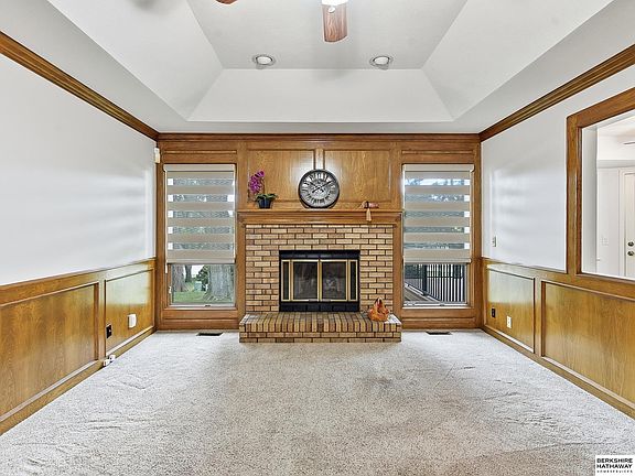 5th image of 15665 Farnam Cir