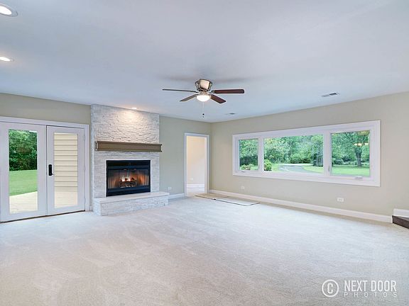 4th image of 975 Hiawatha Ln