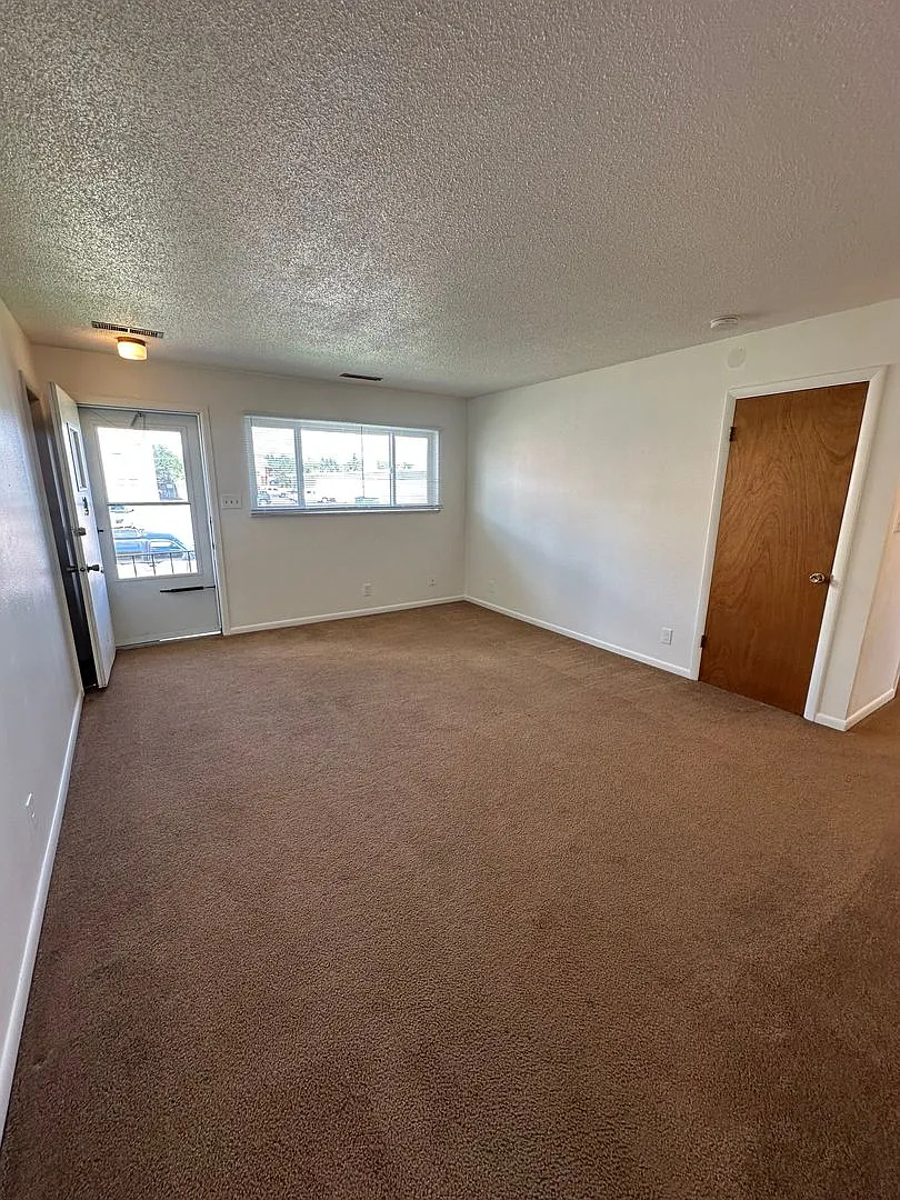601 Shoshoni St — Photo 3