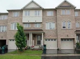 32 Etienne St, Toronto, ON M1L 0A4