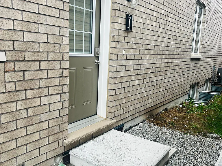 60 Bannister Rd #BASEMENT — Photo 2