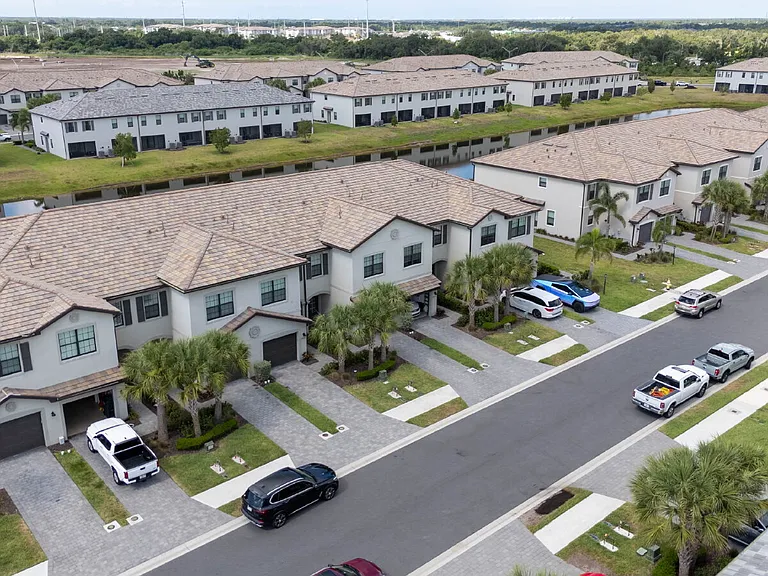 15218 Sunny Day Dr — Photo 7
