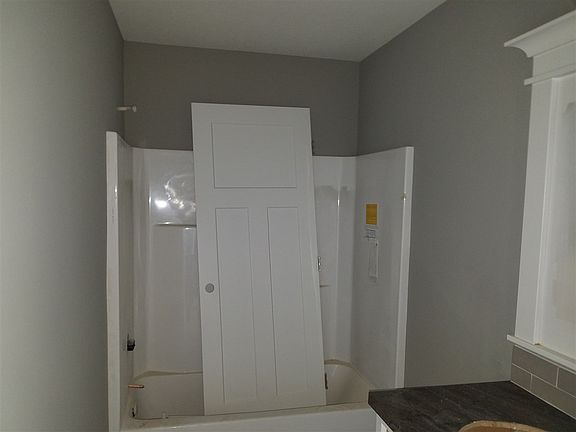 5th image of 1810 E Aster St