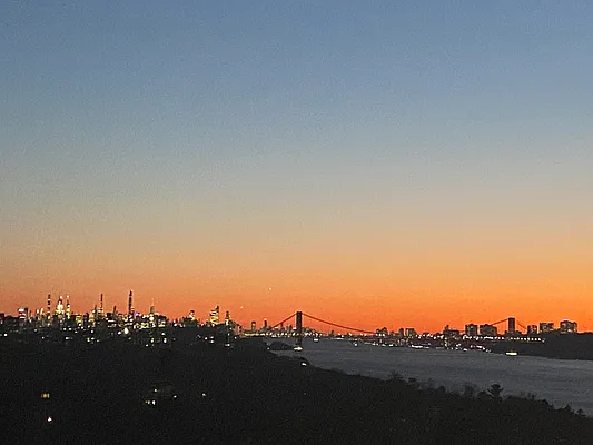 Sold by Compass | media 20